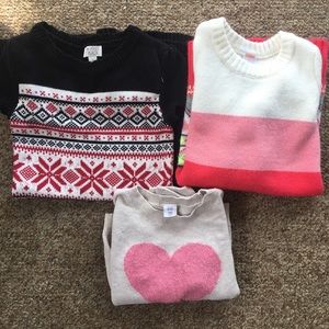 5T girl bundle - 2 sweater dresses 1 sweater